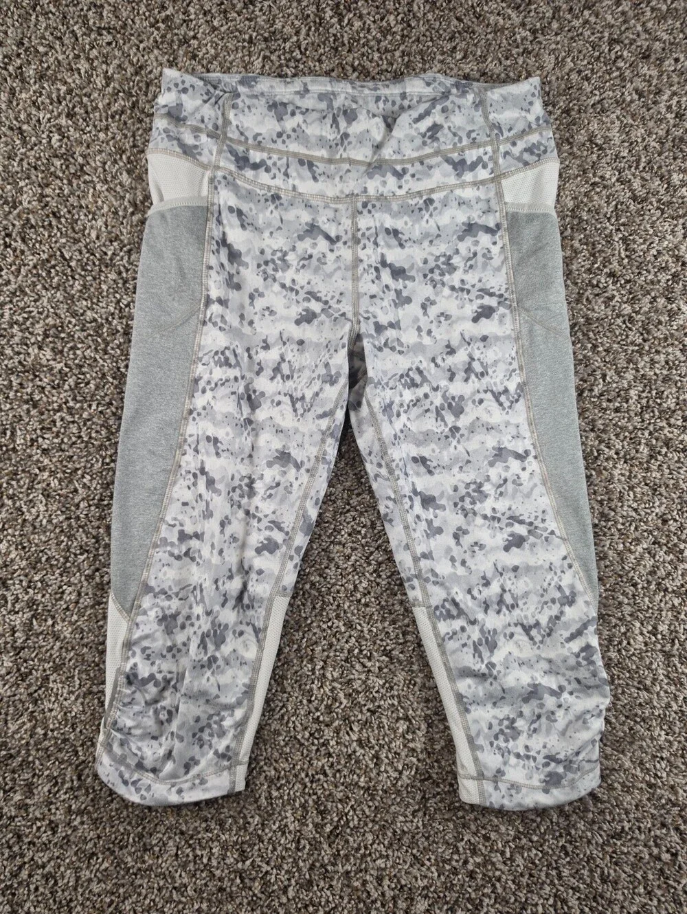 ATHLETA Womens Sz M Gray White Dapple Pockets Low Rise Be Free Knicker Leggings